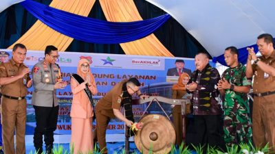Dukung Terwujudnya Banggai Cerdas, Bupati Resmikan Gedung Layanan Perpusda